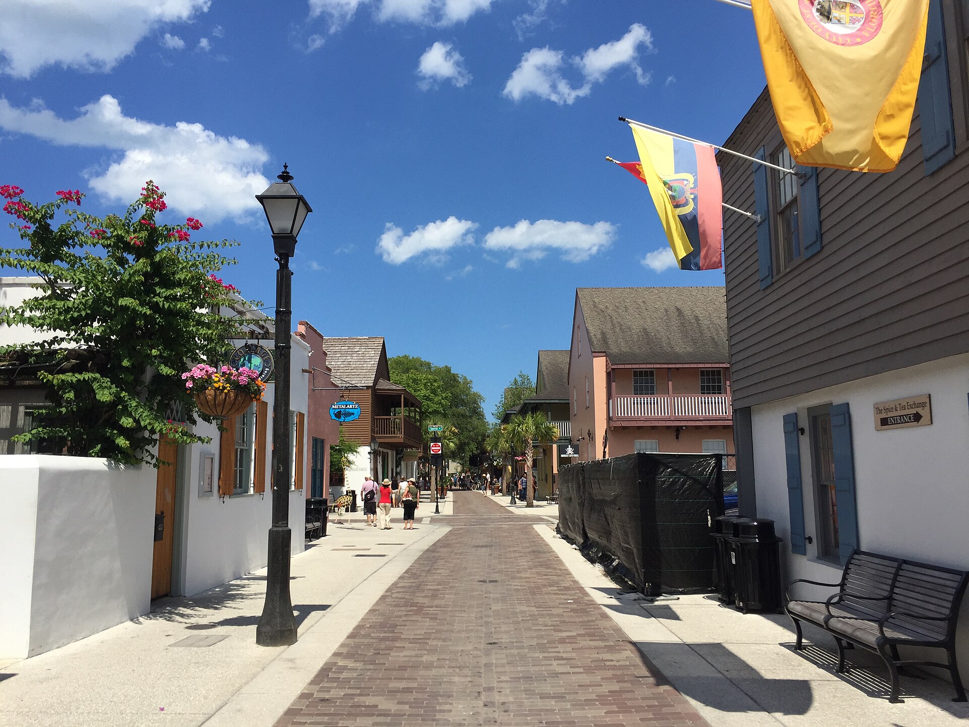A quiet residential street in Lincolnville